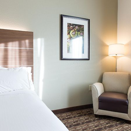 Holiday Inn Express & Suites Walterboro By Ihg Exterior photo