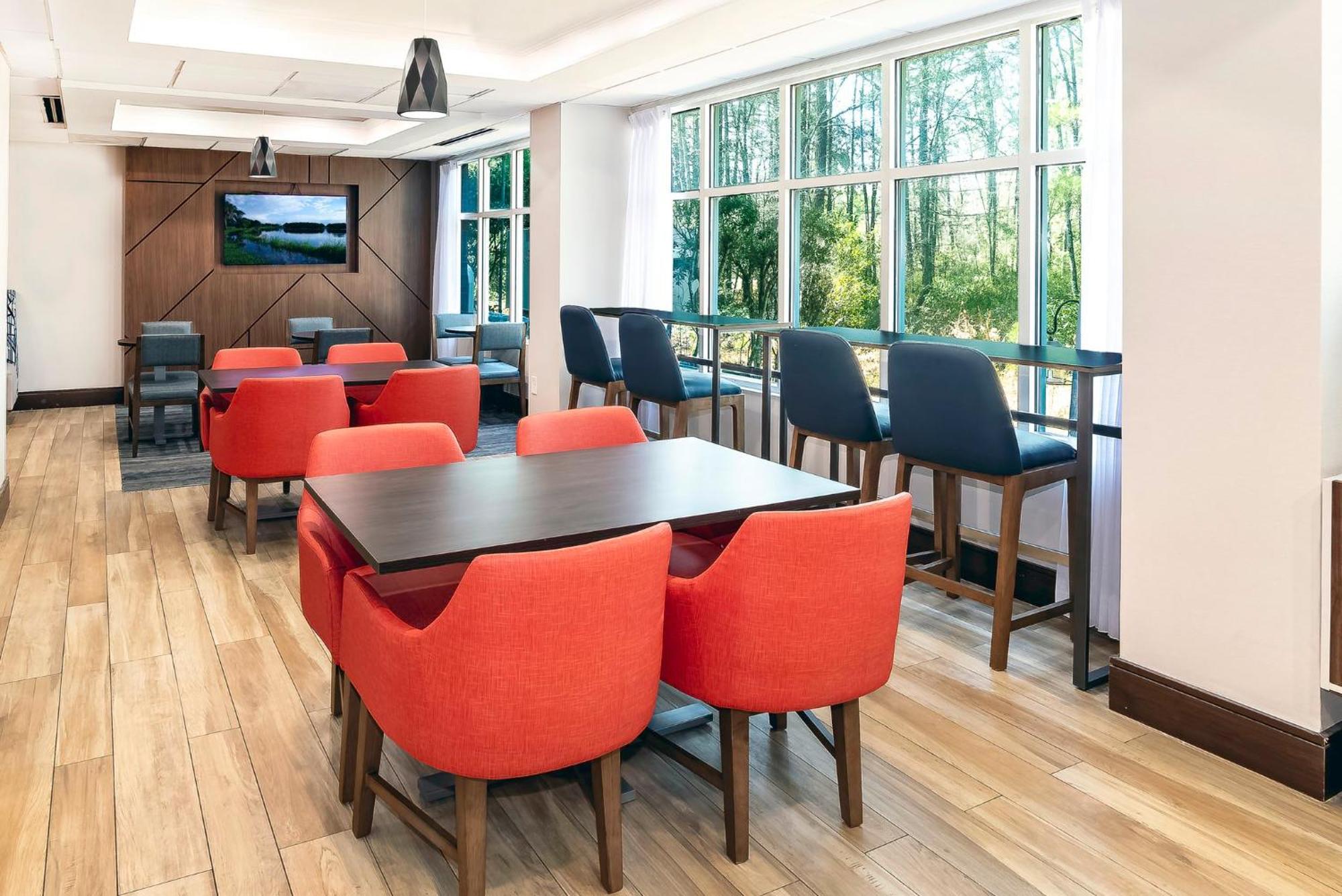 Holiday Inn Express & Suites Walterboro By Ihg Exterior photo